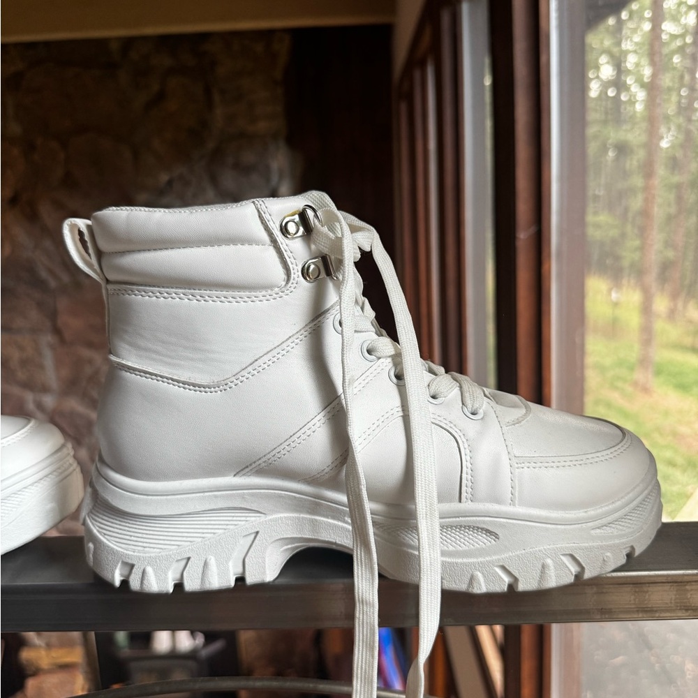 White High-Top Chunky Sneakers